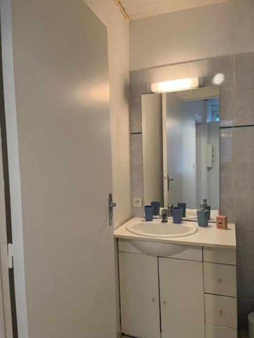 Joli Appartement Centre เนอแวร์ ภายนอก รูปภาพ